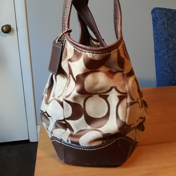 Coach Signature Logo Bag - Picture 1 of 8